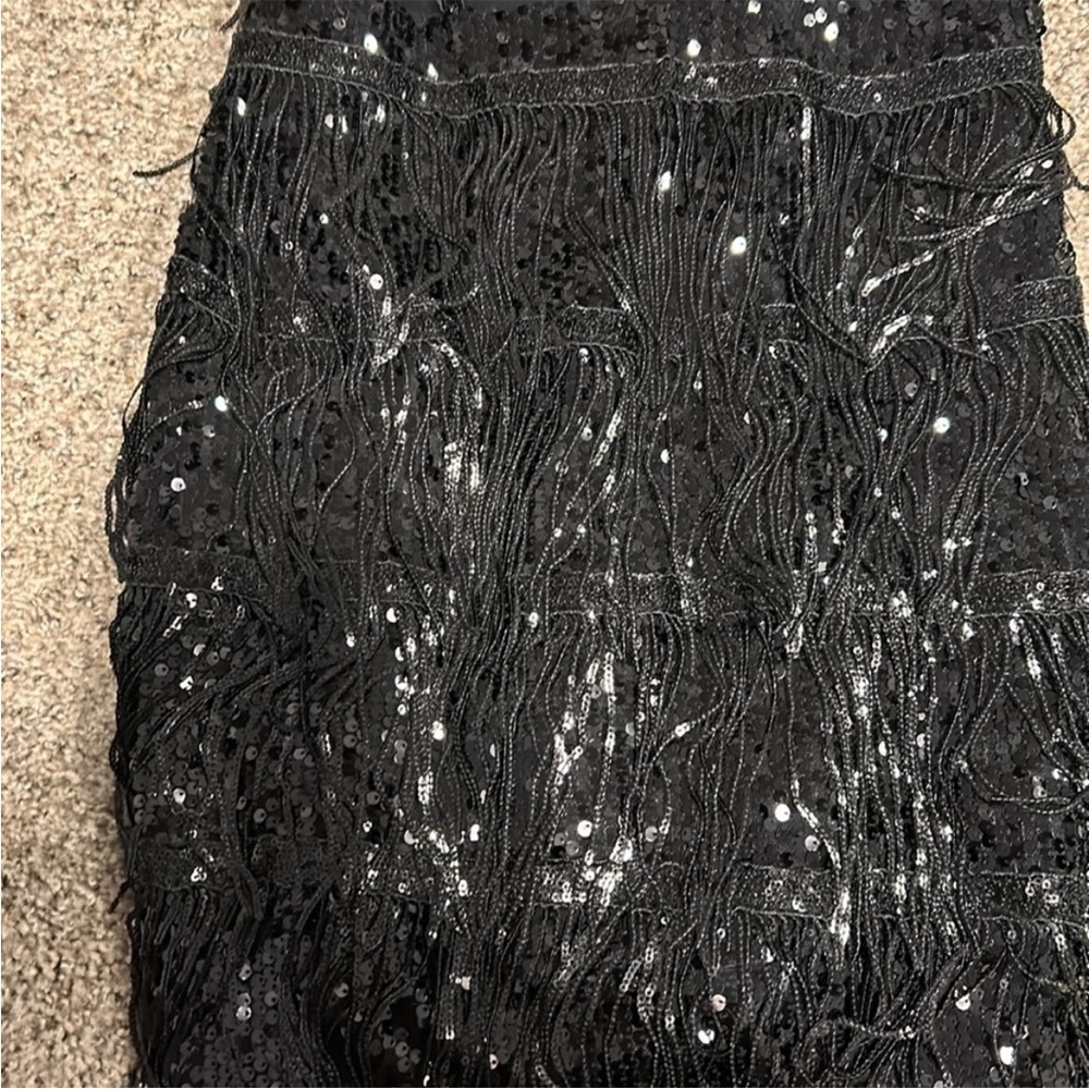 Elegant Black Sequin Dress - Picture 2 of 4